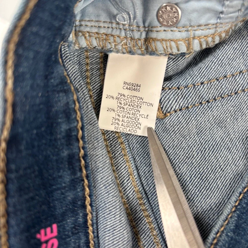 The Childrens Place Girls 12 Austin Wash Flare Jeans NEW Stretch Cotton Denim